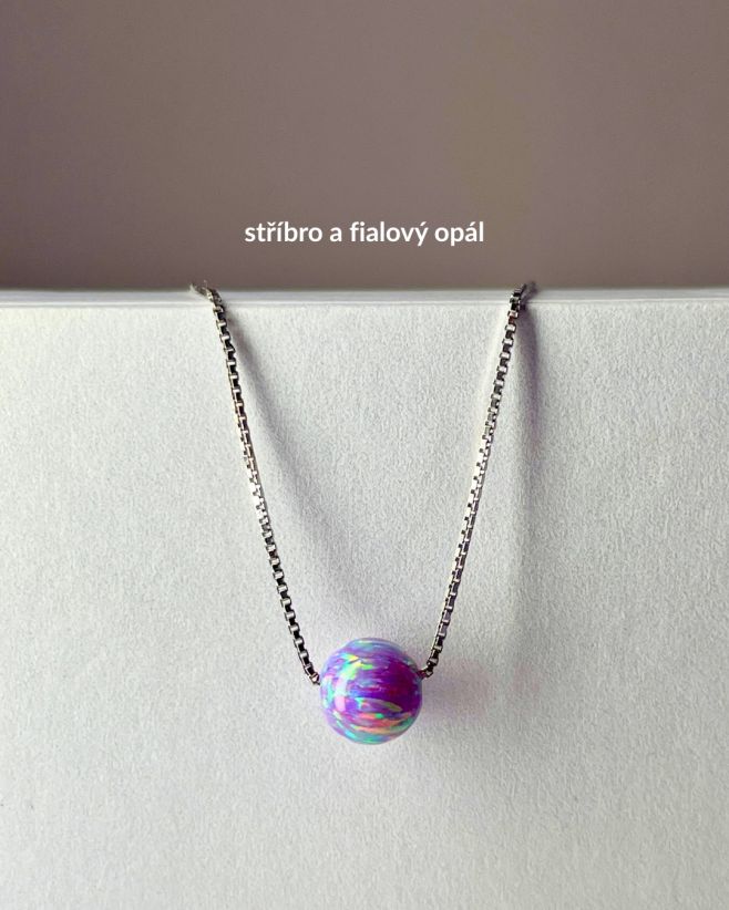 Stříbrný řetízek s drobnou kuličkou z fialového opálu. 🥰 ✔ Má klasické zapínání na pérový kroužek a díky rhodiové úpravě...