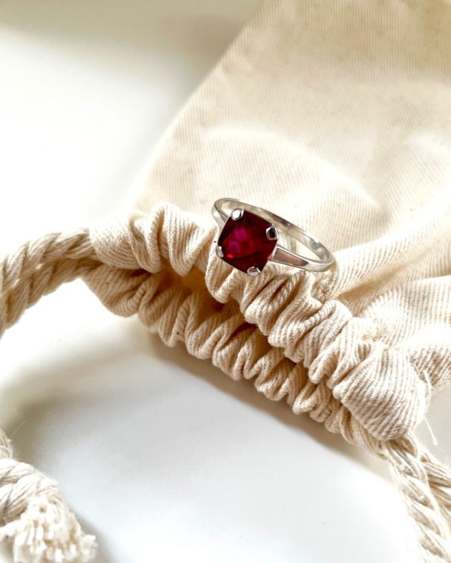 Šperky s rubíny si u vás získávají velkou oblibu a není divu. ❤️ Skvěle vyniknou ve zlatě, ale i v kombinaci se stříbrem,...