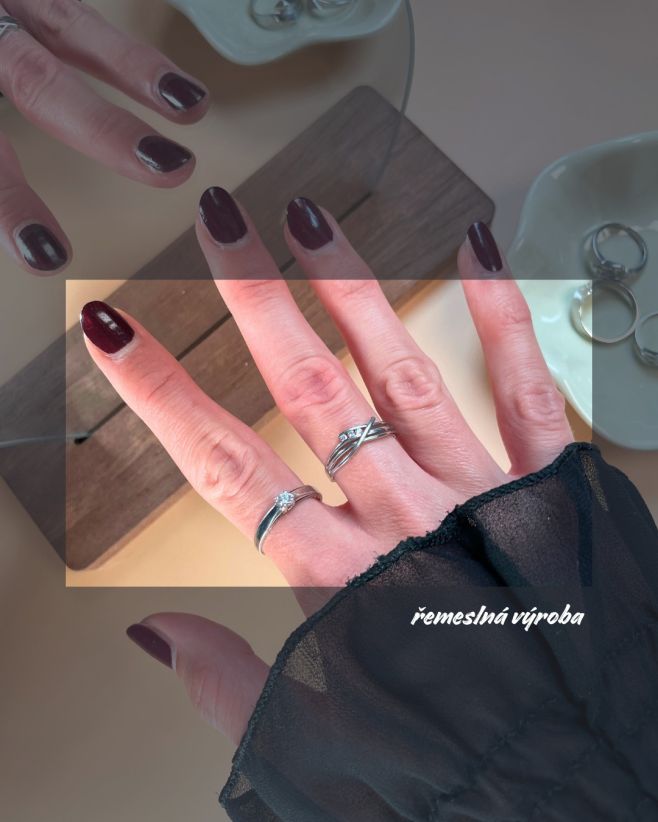 Volá vaše šperkovnice po nových prstýncích? 💍 Tak vám něco prozradíme… v pátek 28. 11. na vás na e-shopu bude čekat...
